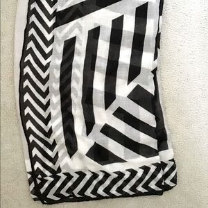 H&M patterned fashion scarf